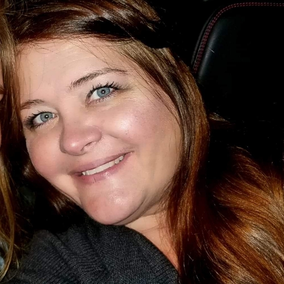 Meet your Posher, Debbie - Picture 1 of 1